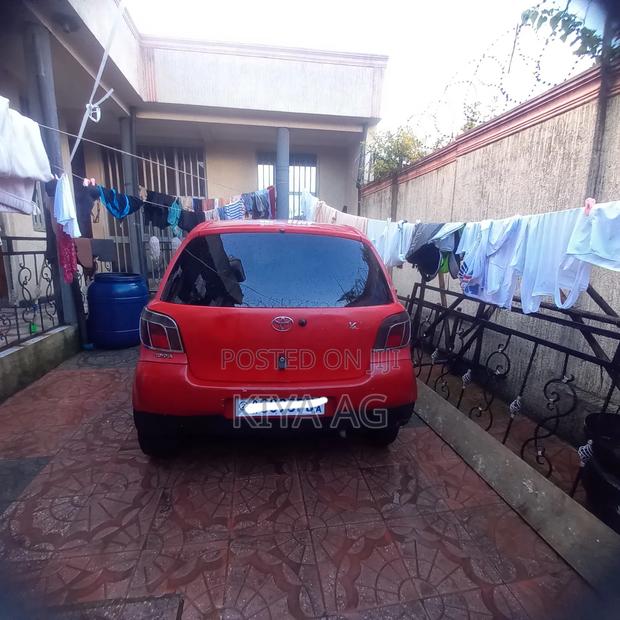 Toyota Vitz 1999 Red