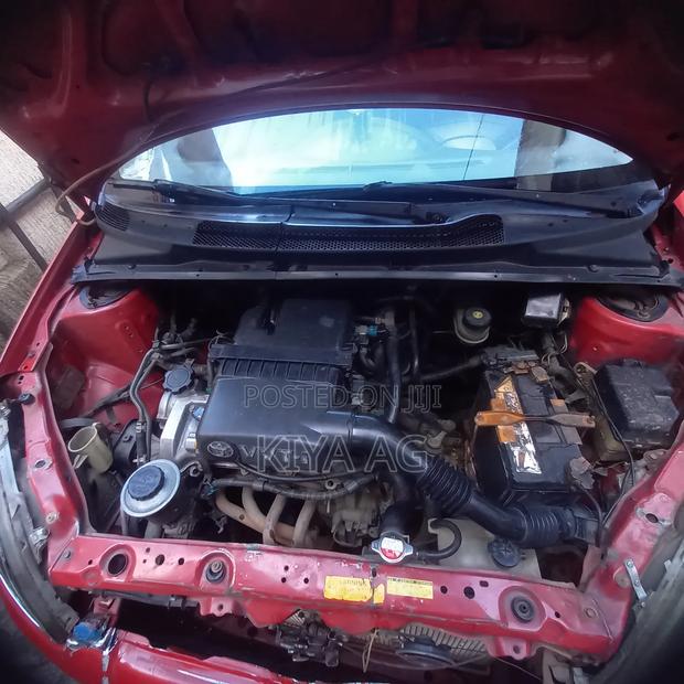 Toyota Vitz 1999 Red