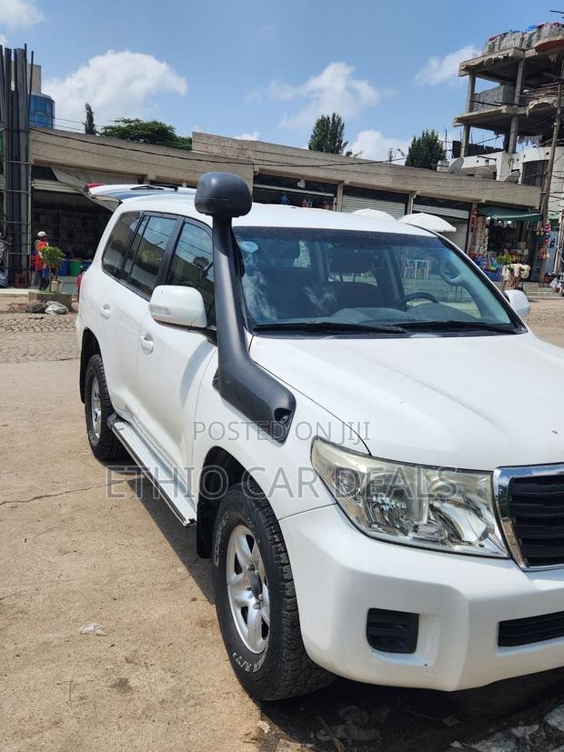 Toyota Land Cruiser 2014 White