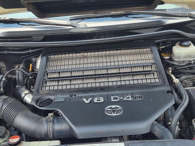 Toyota Land Cruiser 2014 White