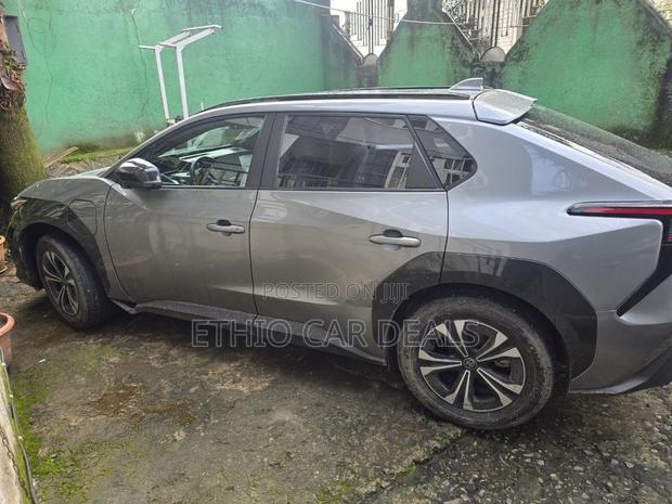 Toyota bZ4X 2023 Gray