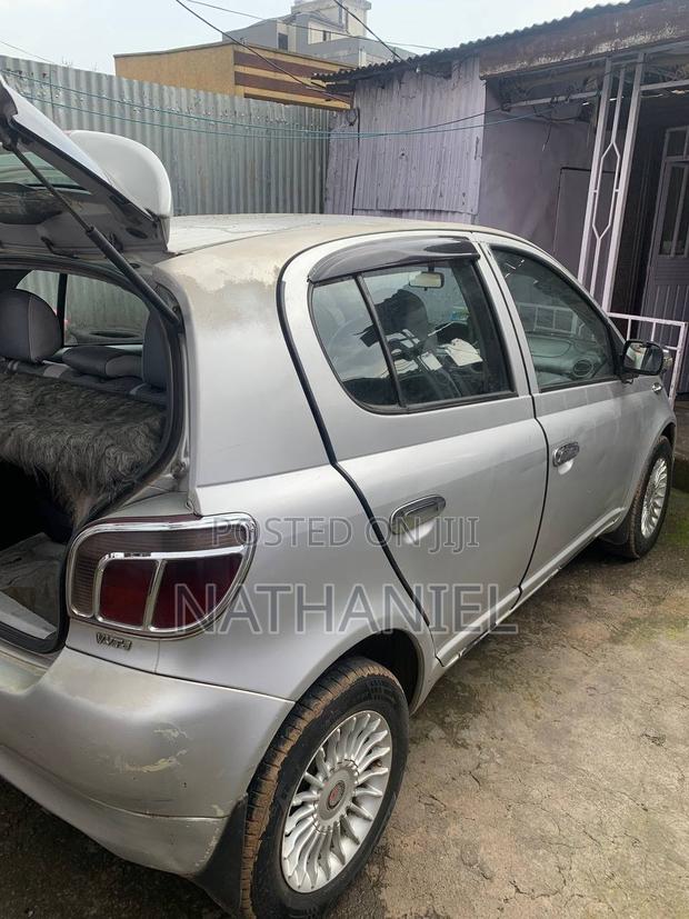 Toyota Yaris 1.4 2002 Silver