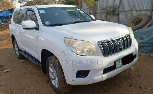 Toyota Land Cruiser Prado 2012 White