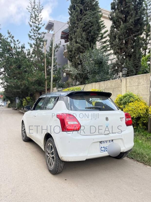 Suzuki Swift 2022 White
