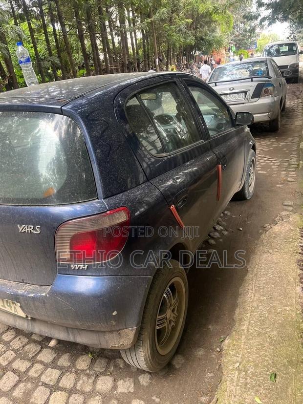 Toyota Vitz 2001 Blue