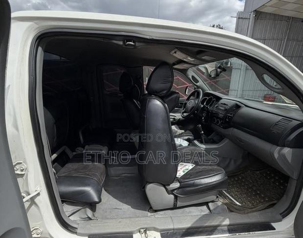 Toyota Tacoma 2005 White
