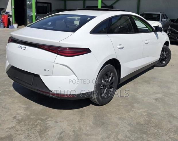 BYD E1 2025 White