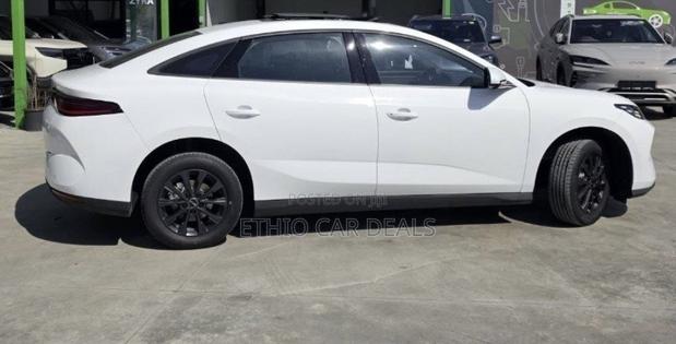BYD E1 2025 White
