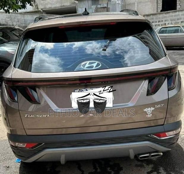 Hyundai Tucson 2022 Brown