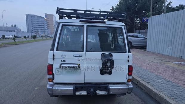 Toyota Land Cruiser 2014 White