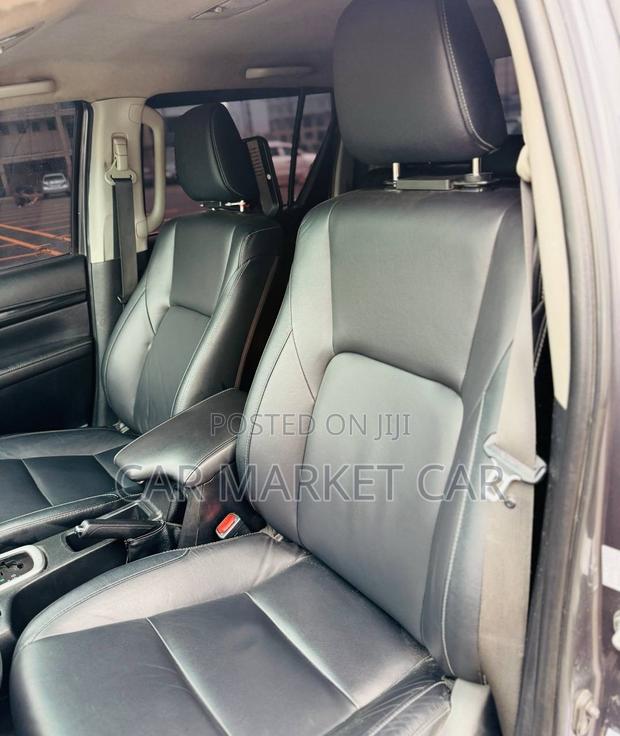 Toyota Hilux Revo Double Cab Deisel 2.8 AWD 2019 Gray