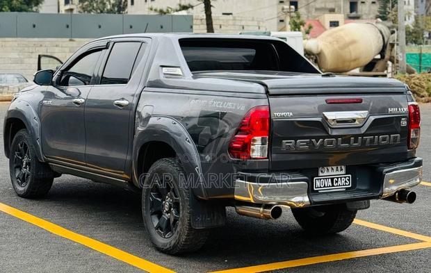 Toyota Hilux Revo Double Cab Deisel 2.8 AWD 2019 Gray