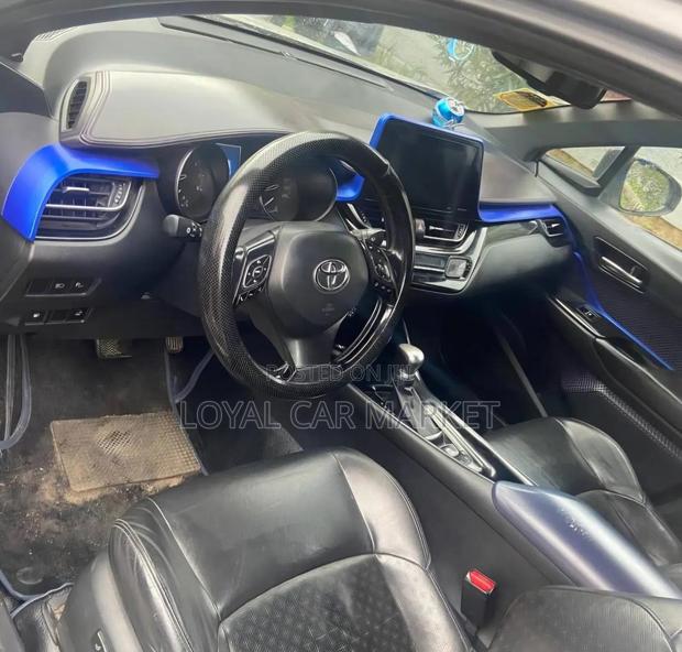 Toyota C-HR 2017 Gray