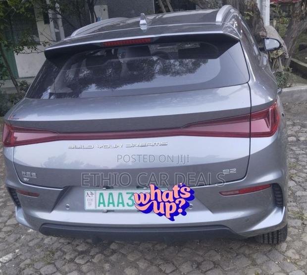 BYD E2 43 kWh 94 hp FWD 2025 Gray