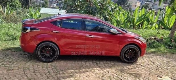 Hyundai Elantra 2012 Red