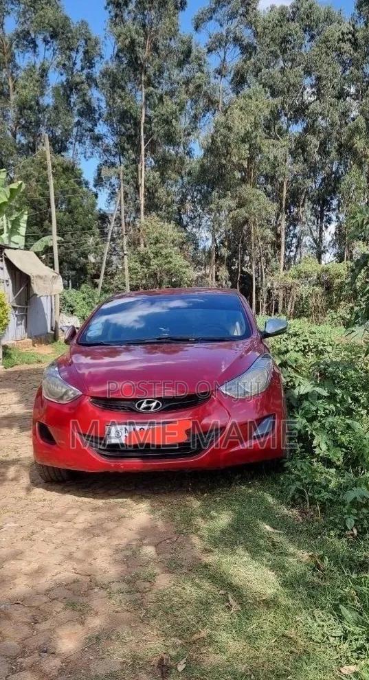 Hyundai Elantra 2012 Red