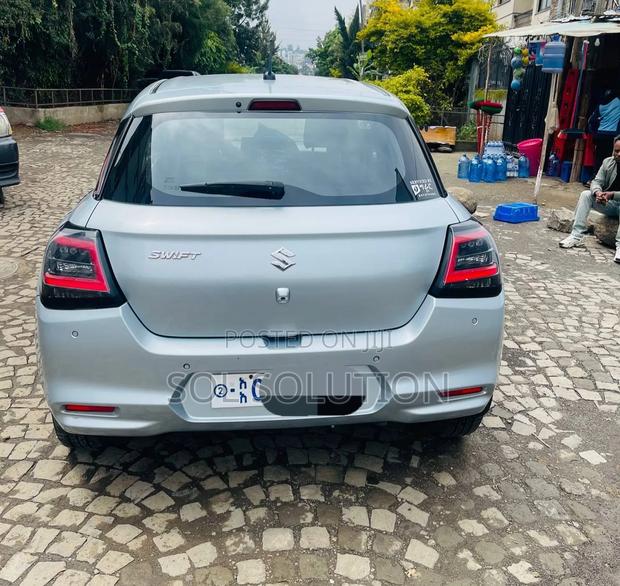 New Suzuki Swift 2024 Silver