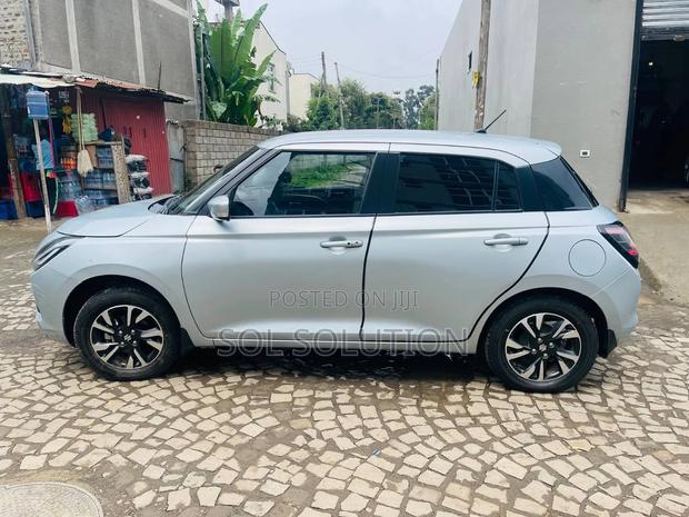 New Suzuki Swift 2024 Silver