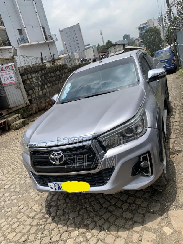Toyota Hilux 2017 Silver