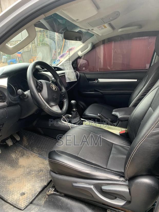 Toyota Hilux 2017 Silver