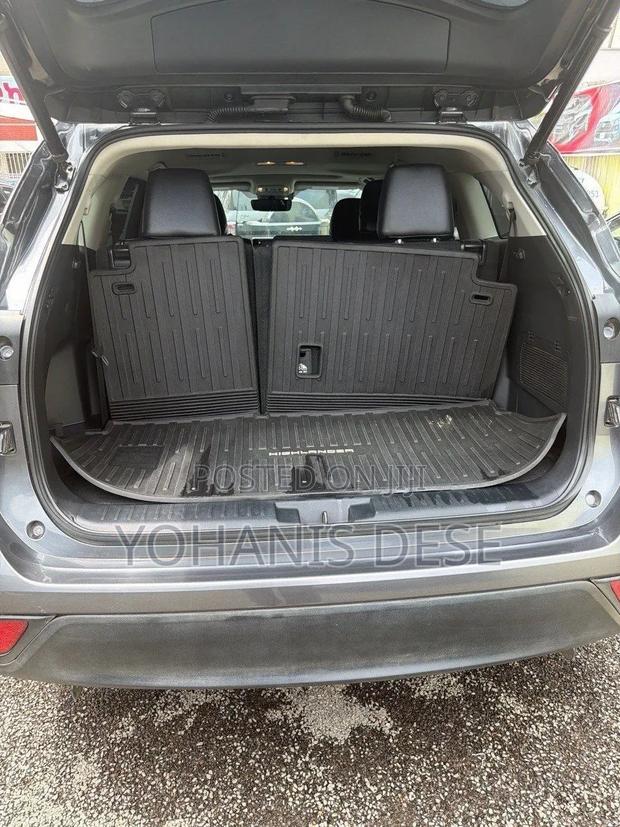 Toyota Highlander 2021 Blue