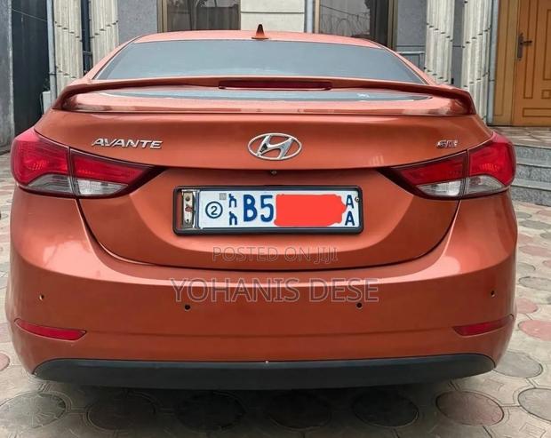 Hyundai Avante 2015 Orange
