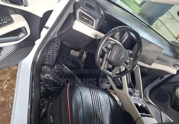 BYD Yuan Up 2025 Off white