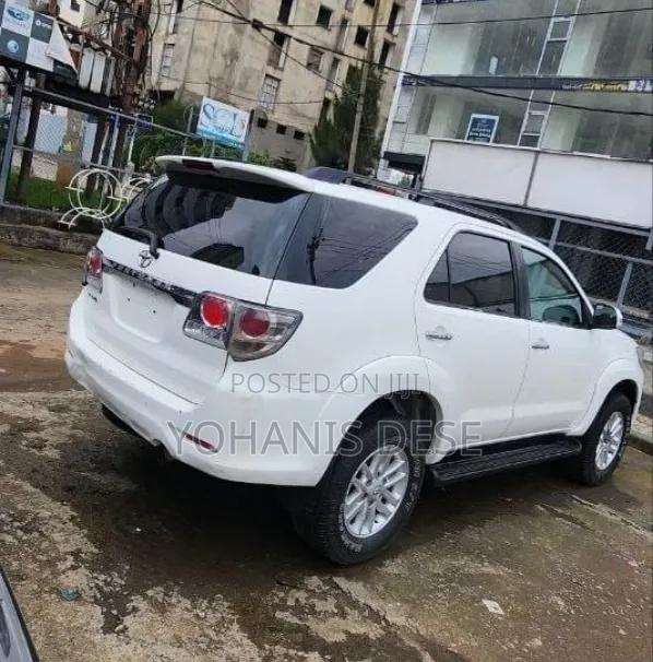 Toyota Fortuner 2013 White