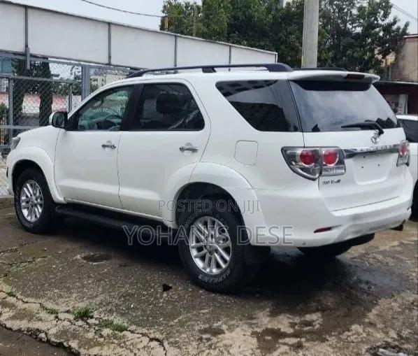 Toyota Fortuner 2013 White