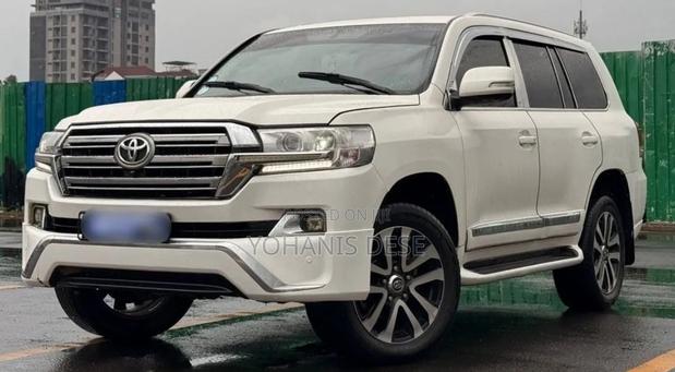 Toyota Land Cruiser 2012 White