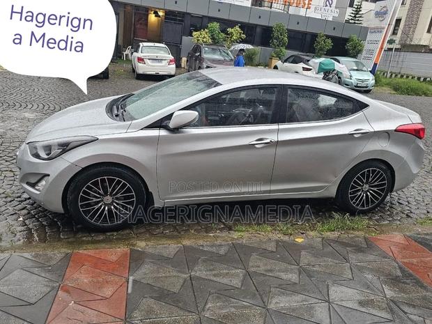 Hyundai Elantra 2015 Silver
