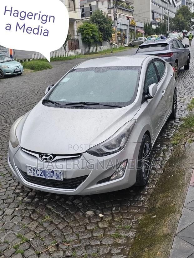 Hyundai Elantra 2015 Silver