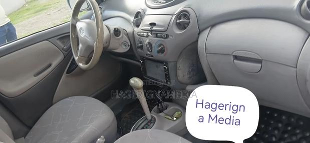 Toyota Platz 2001 Silver