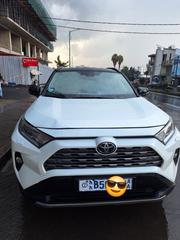 Toyota RAV4 2021 White for sale