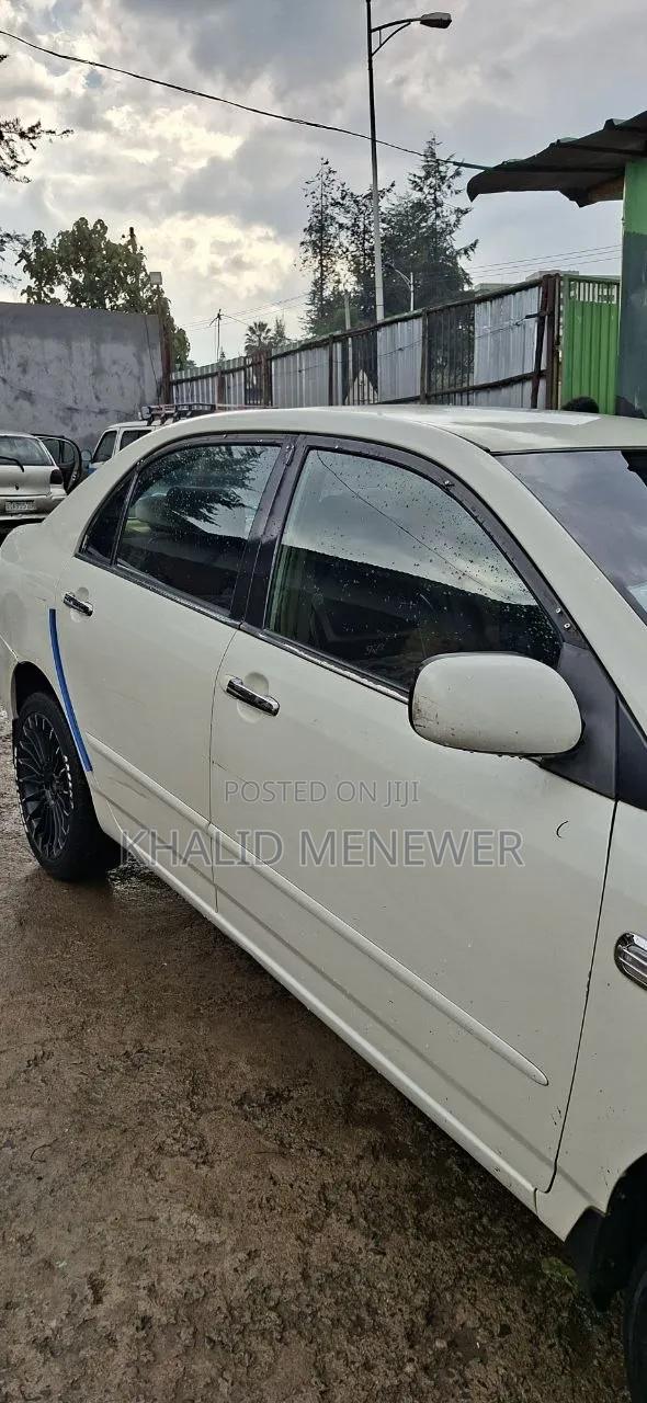 Toyota Corolla 2001 Ivory