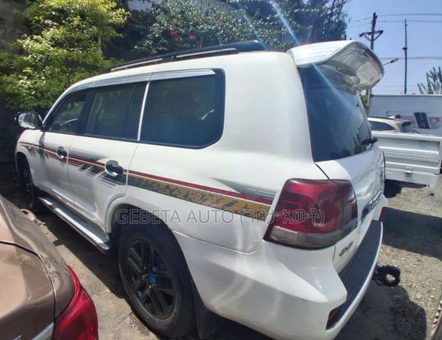 Toyota Land Cruiser 4.5 V8 GX-R 2012