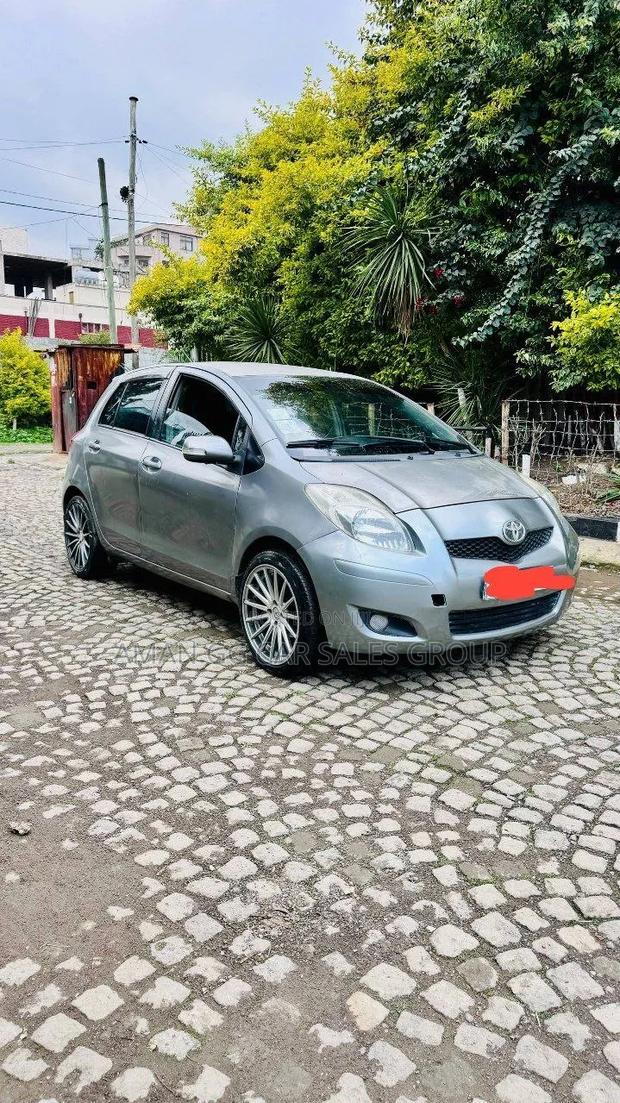 Toyota Yaris 2010 Beige