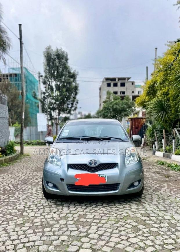 Toyota Yaris 2010 Beige