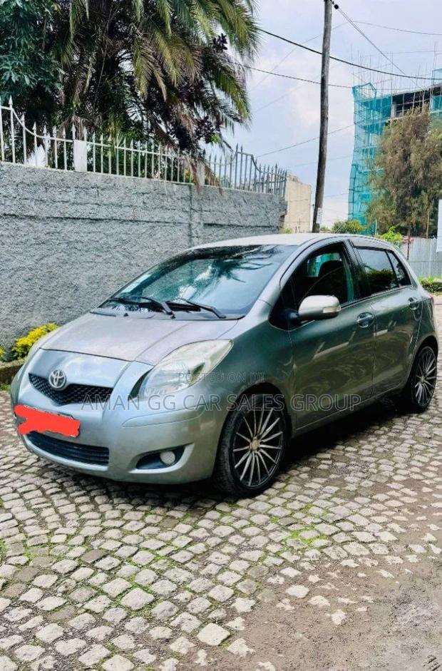 Toyota Yaris 2010 Beige