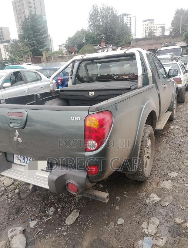 Mitsubishi L200 2008 Silver