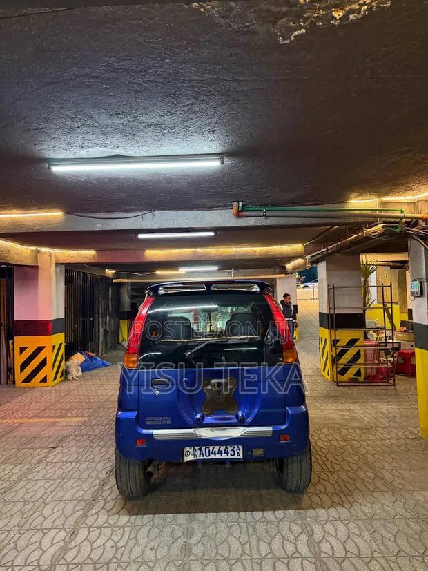 Car 1998 Blue
