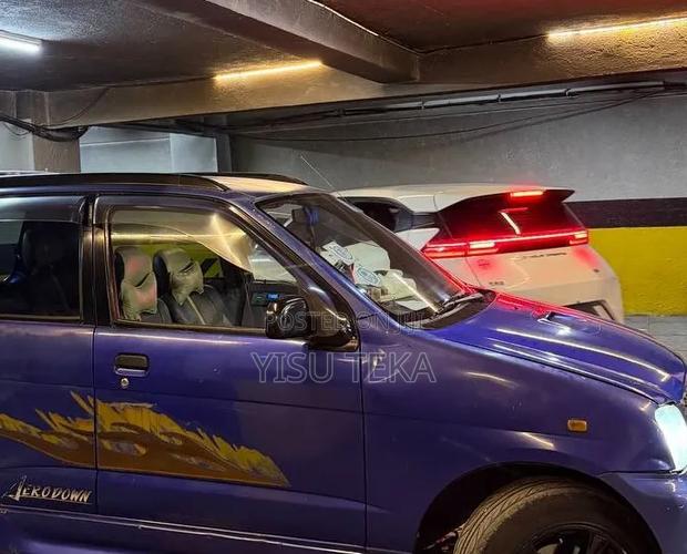 Car 1998 Blue
