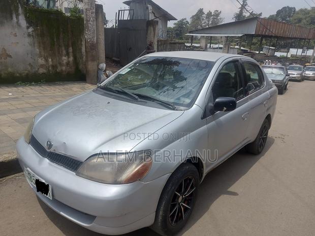 Toyota Platz 2003 Silver