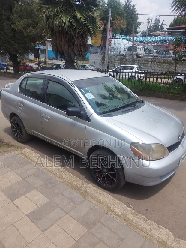 Toyota Platz 2003 Silver