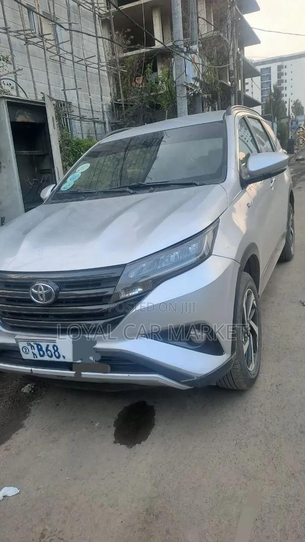 Toyota Rush 2020 Silver