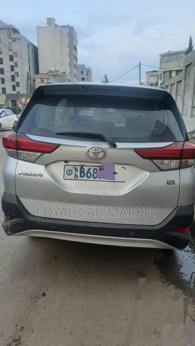 Toyota Rush 2020 Silver