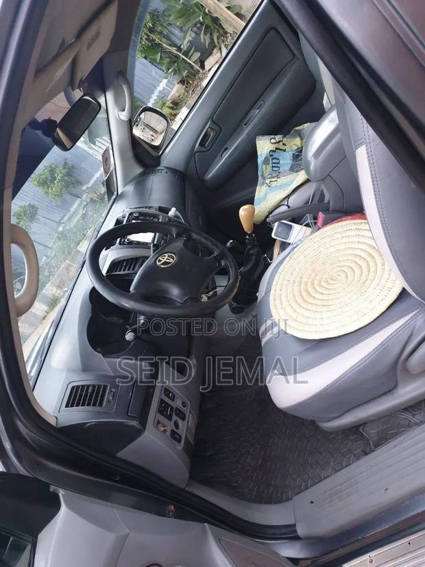 Toyota Hilux 2008 Gray