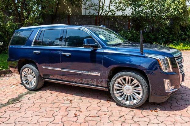 Cadillac Escalade 2018 Blue