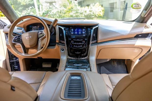 Cadillac Escalade 2018 Blue