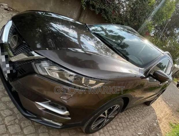 Nissan Qashqai 2018 Brown